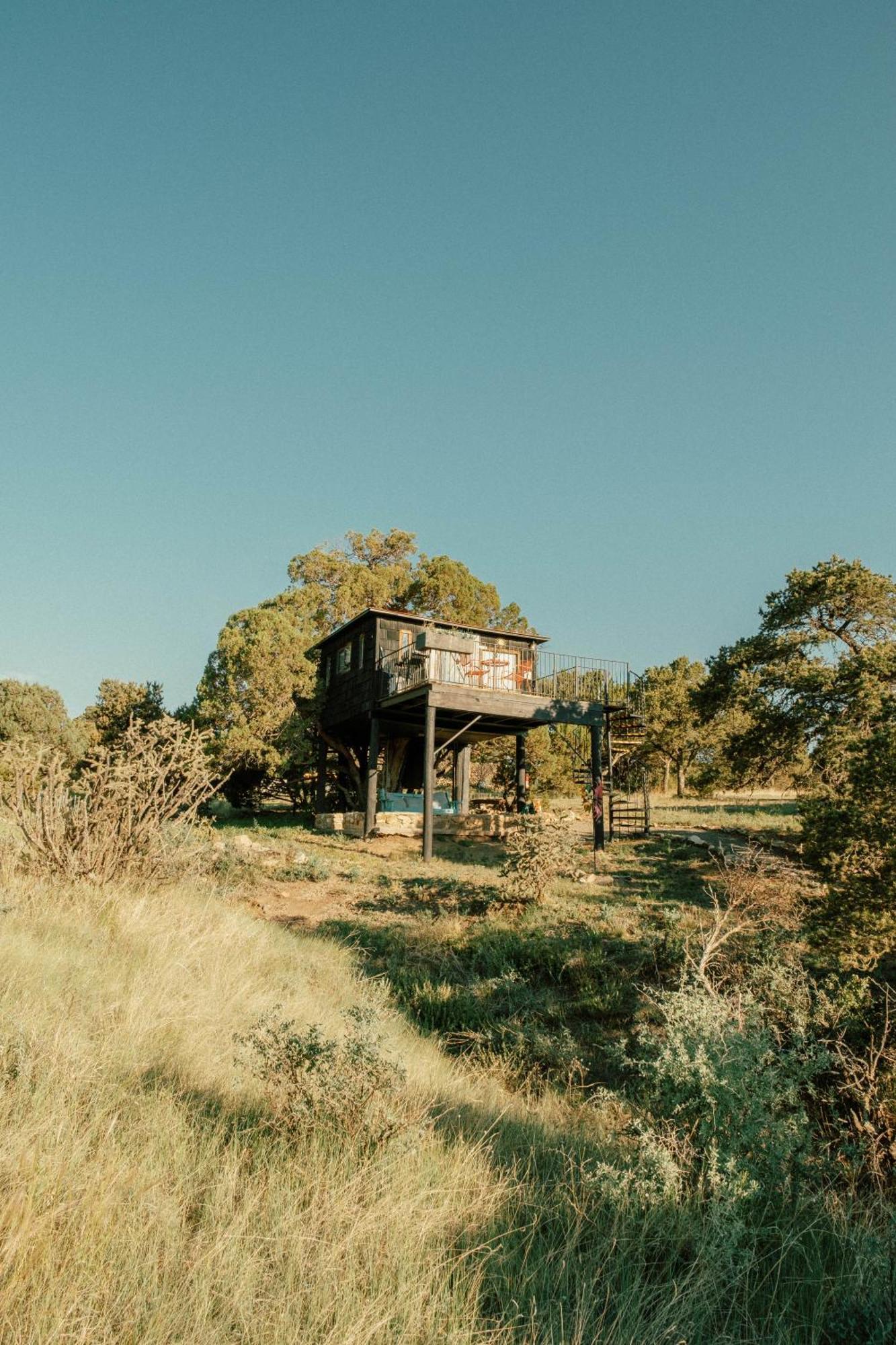 Villa Ashley'S Treehouse At El Mistico Ranch Nogal Exterior foto