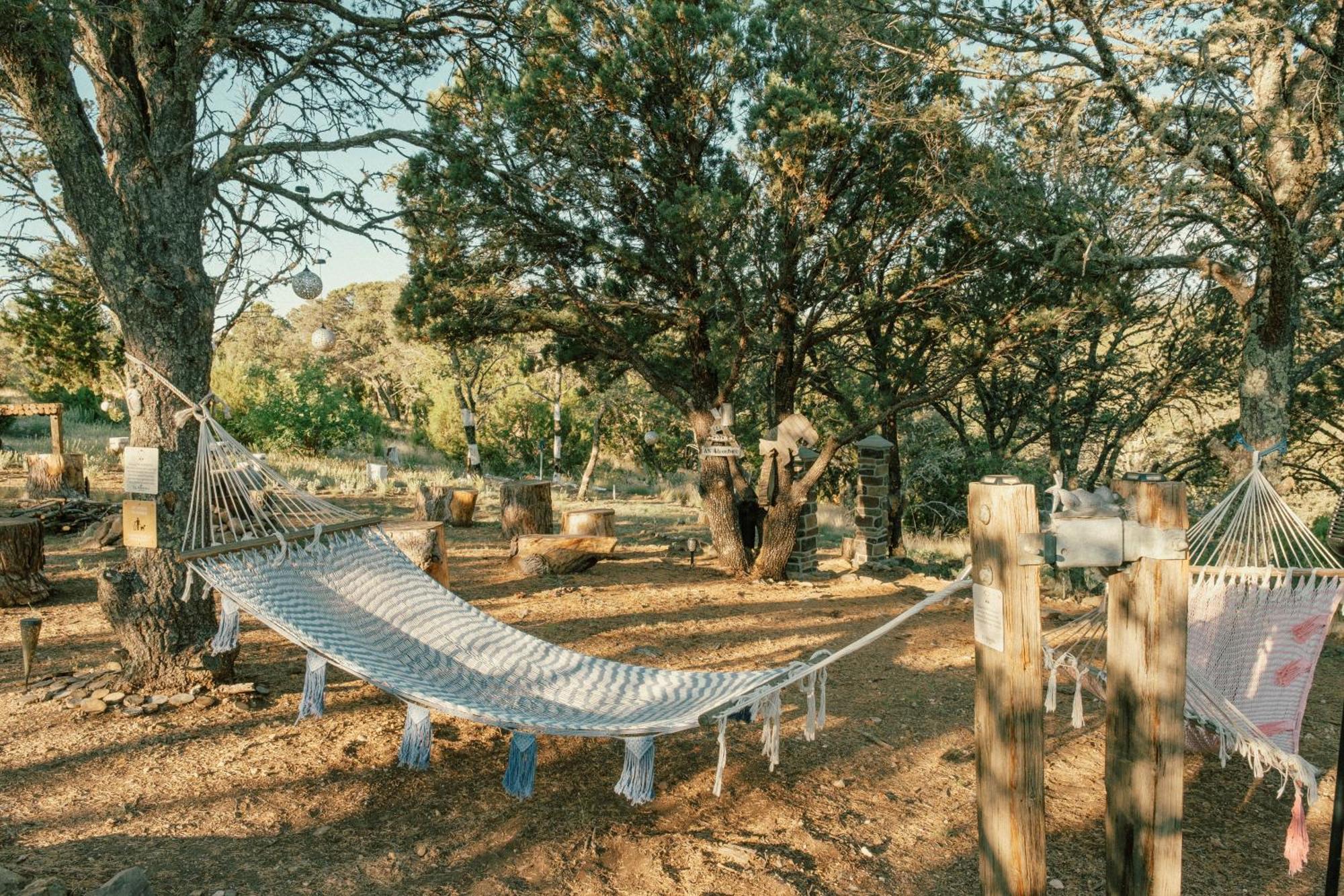 Villa Ashley'S Treehouse At El Mistico Ranch Nogal Exterior foto