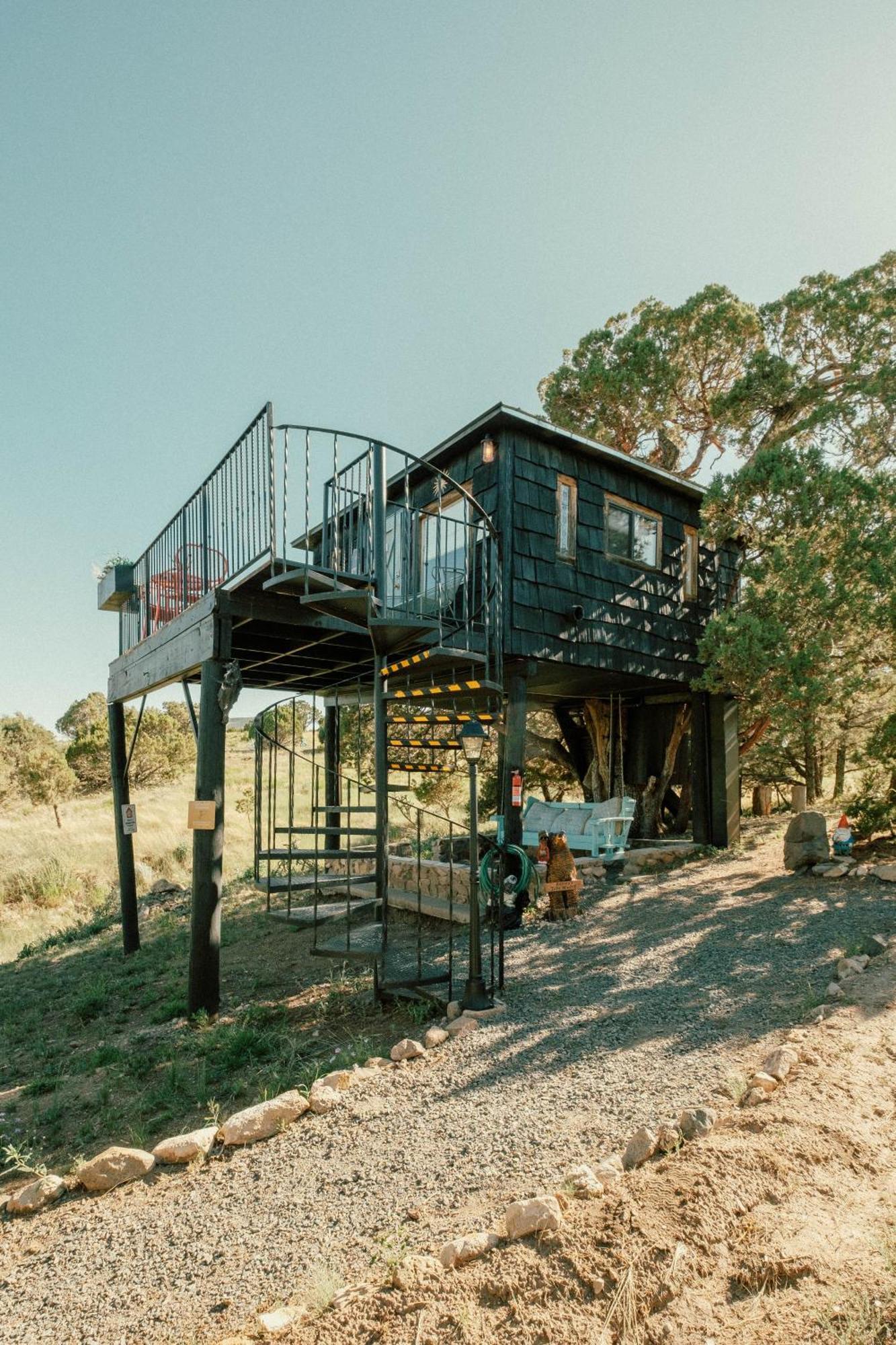 Villa Ashley'S Treehouse At El Mistico Ranch Nogal Exterior foto